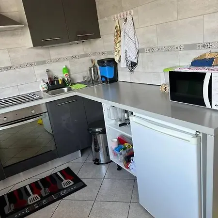 Double Privee, Partage